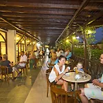 Titan Garden Ultra Konaklı
