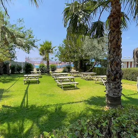 Resort Titan Garden Ultra