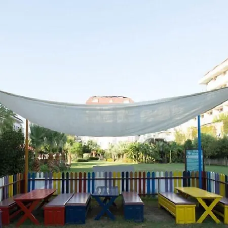 Resort Titan Garden Ultra