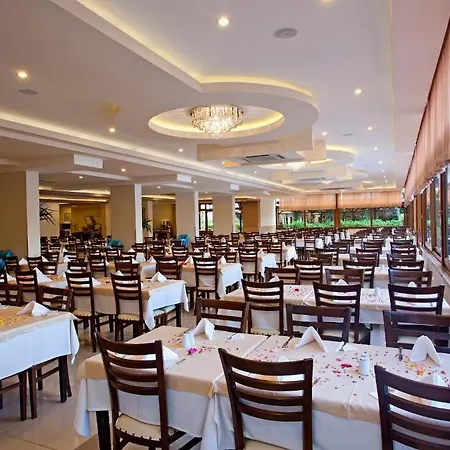 Resort Titan Garden Ultra