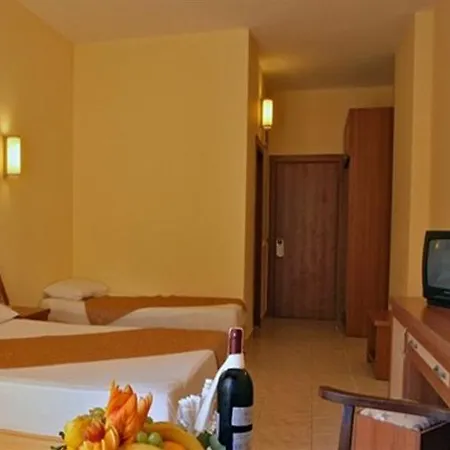 Resort Titan Garden Ultra