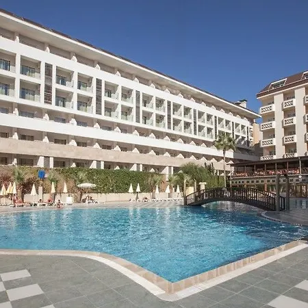 Titan Garden Ultra 4* Konaklı