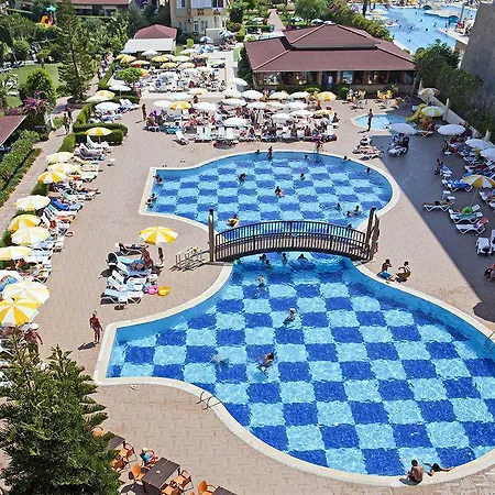 Titan Garden Ultra Konaklı