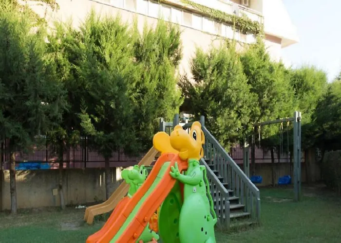 Titan Garden Ultra Konaklı