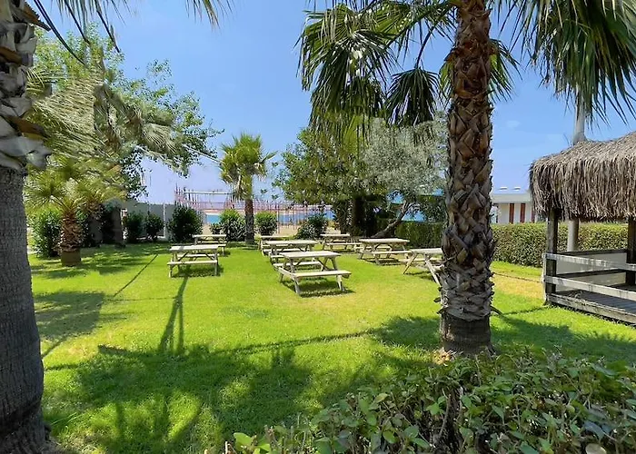 Semesteranläggning (resort) Titan Garden Ultra