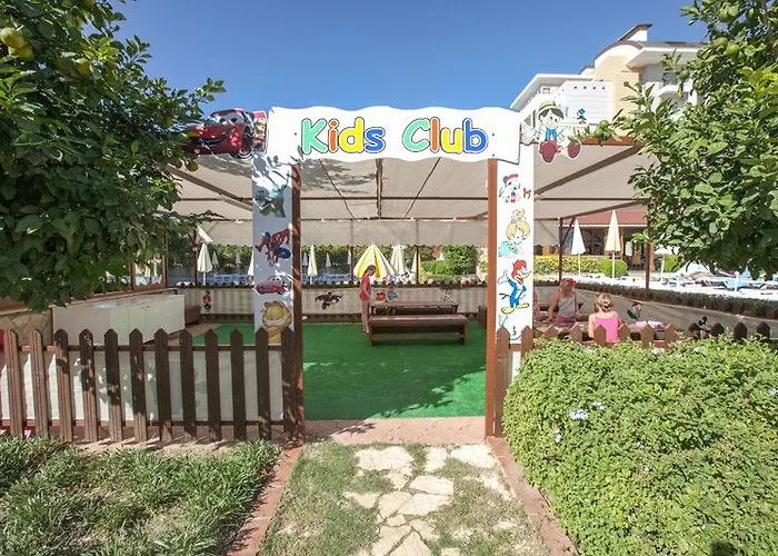 Semesteranläggning (resort) Titan Garden Ultra Konaklı