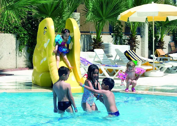 Titan Garden Ultra Konaklı