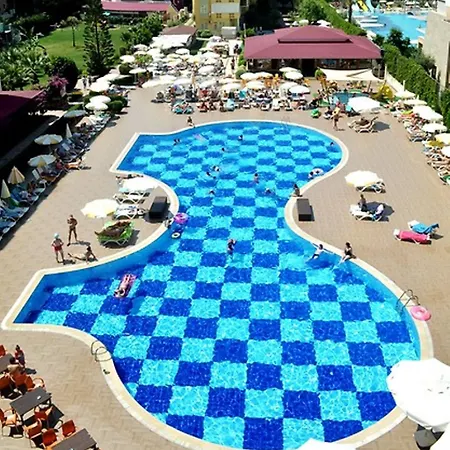Titan Garden Ultra Station touristique 4*