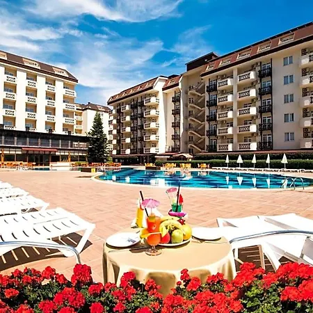 Resort Titan Garden Ultra