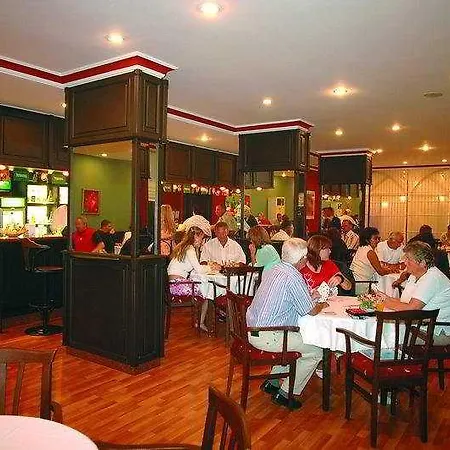 Titan Garden Ultra 4* Konaklı