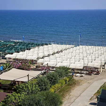 Θέρετρο Titan Garden Ultra 4*