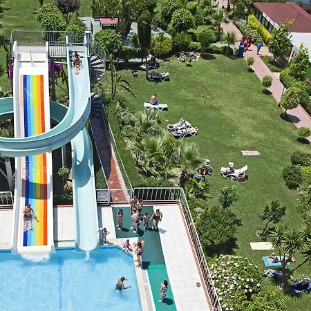 Titan Garden Ultra 4* Konaklı