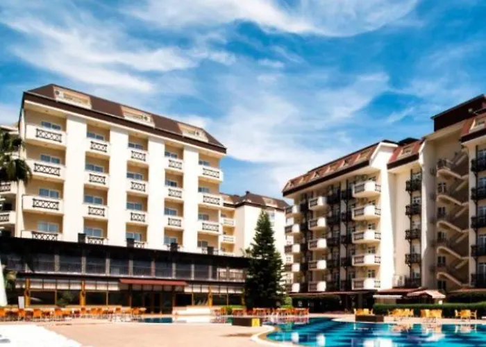 Titan Garden Ultra 4* Konaklı