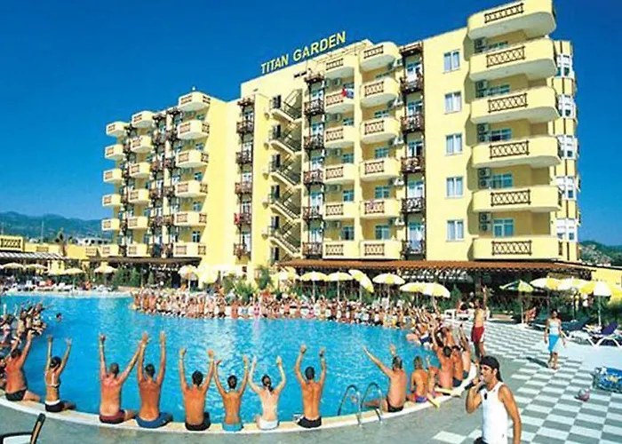 Complex Titan Garden Ultra Konaklı