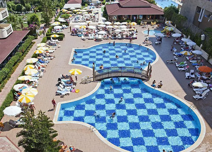 Titan Garden Ultra Konaklı