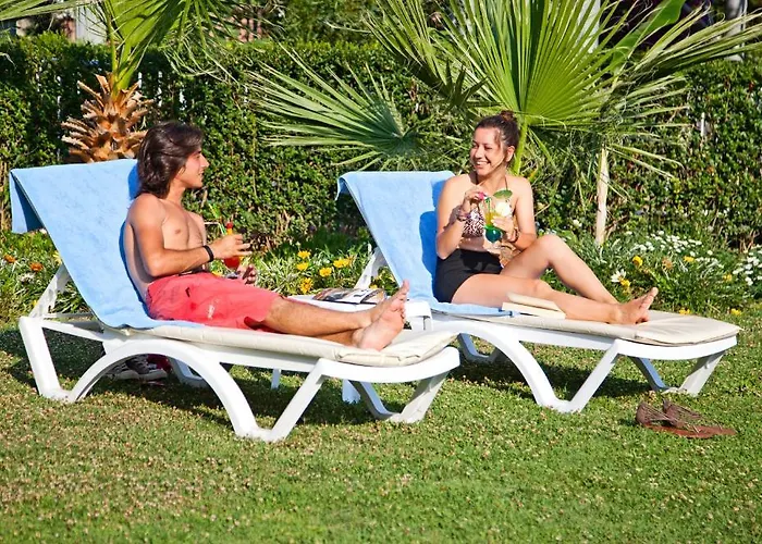 Titan Garden Ultra 4* Konaklı