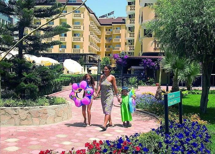 Resort Titan Garden Ultra Konaklı